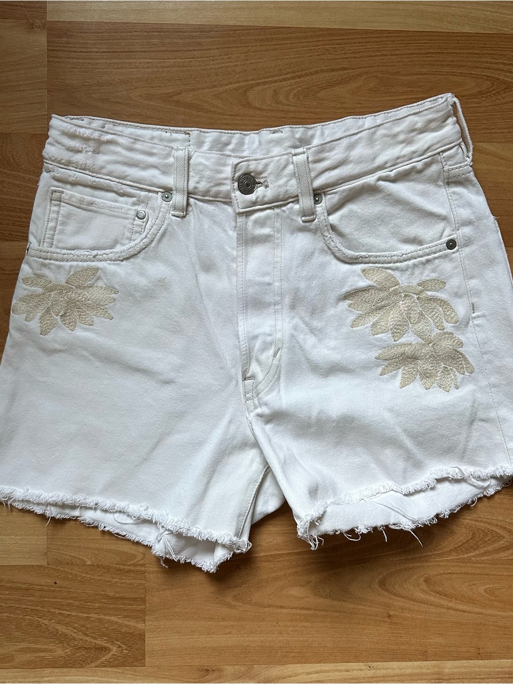 Zara White Embroidered Denim Shorts, S